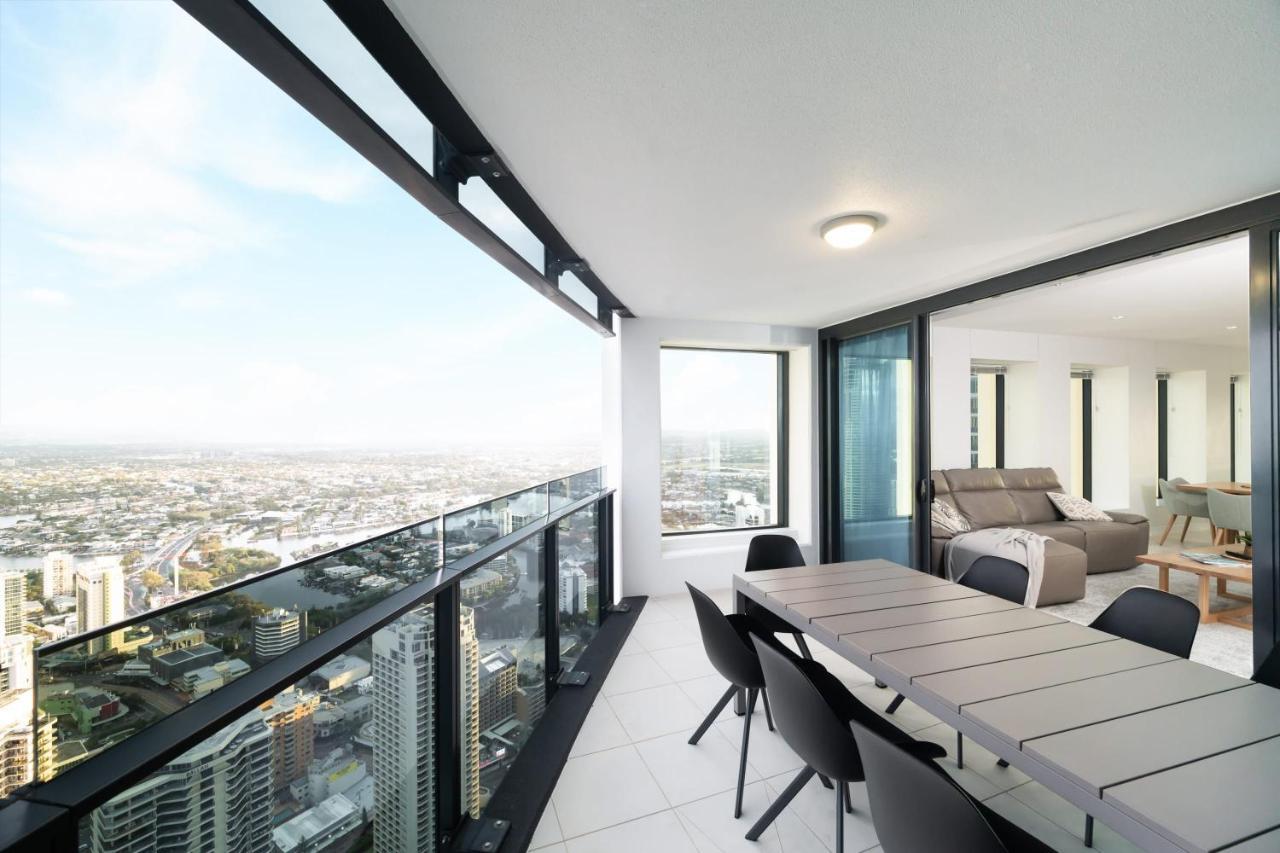 Soul Surfers Paradise: Oceanview Oasis Apartment Gold Coast